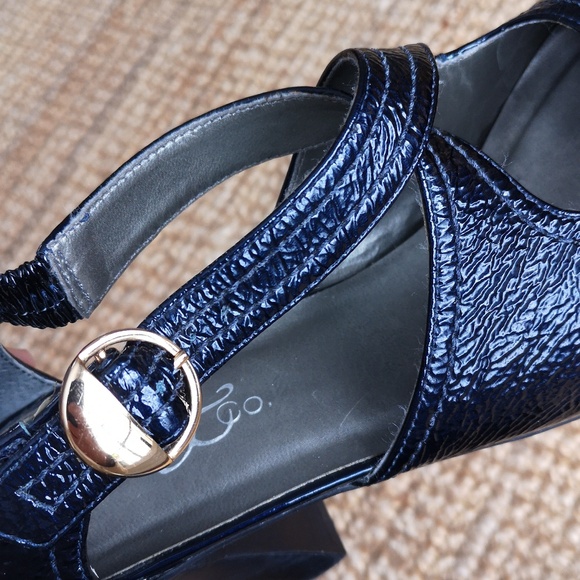 Bos & Co strappy heels - Picture 3 of 13